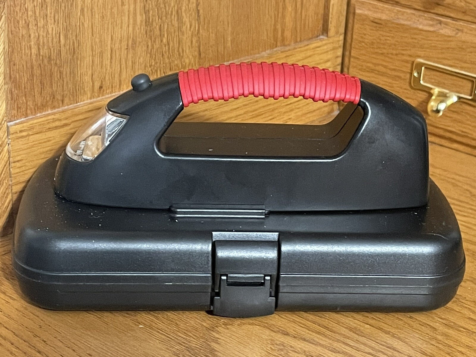Combination Winding Flashlight and Tool Kit New in Box Works Great Condition