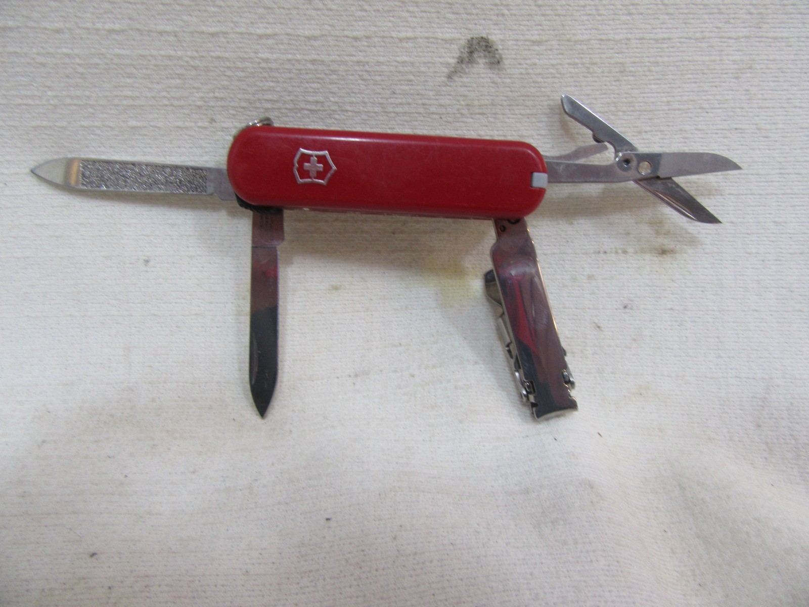 Victorinox 0.6463.T2 Folding Pocket Knife Nail Clip 580 Red NICE