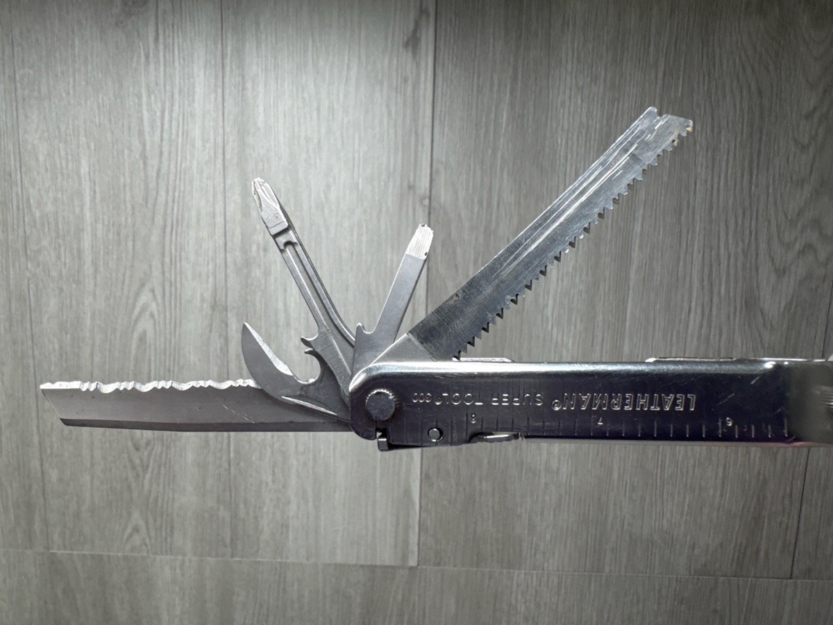 Leatherman Super Tool 300 Multi-Tool (A1D031639)