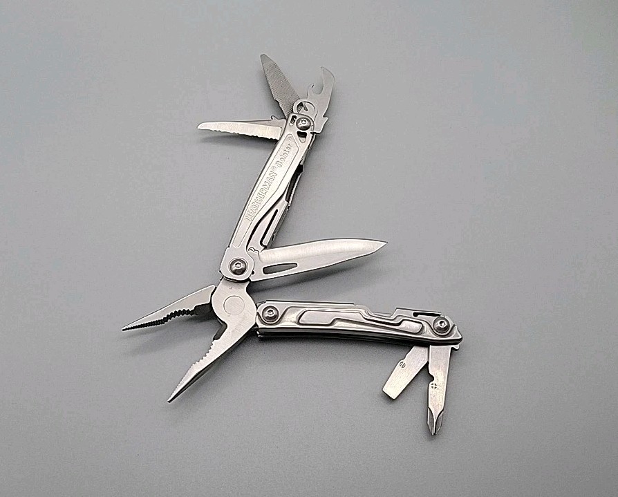 Leatherman Bolster Multi Tool – Pliers, Knife, File, Screwdrivers, Can Opener