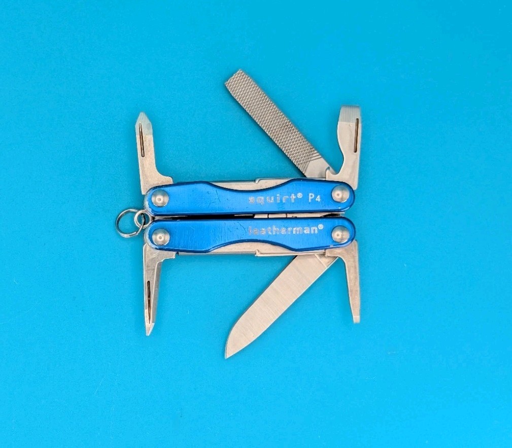 Leatherman Squirt P4 Multi-Tool, Key Ring, Retired, BLUE!
