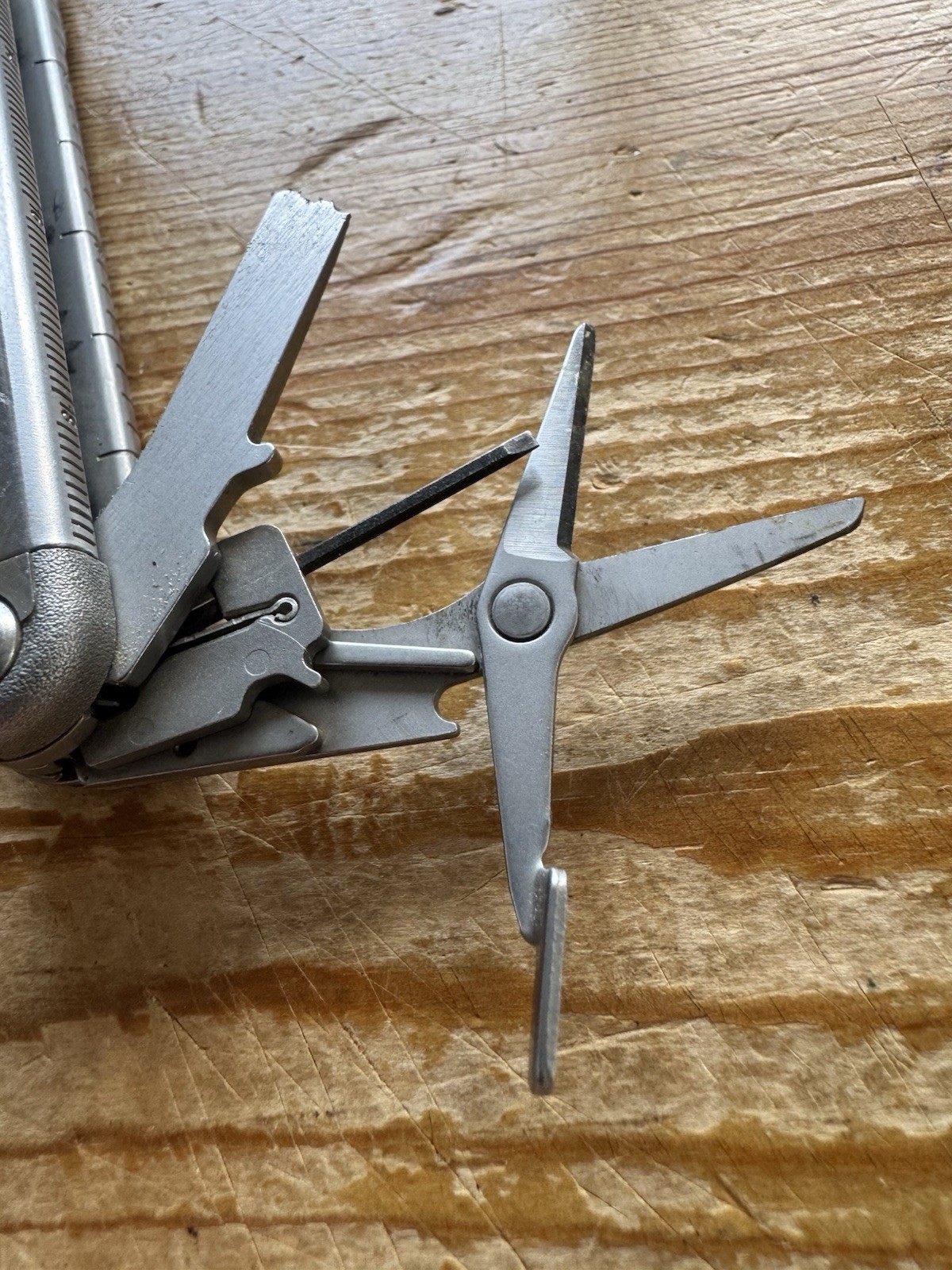 Leatherman + Wave Plus Multitool Stainless Steel – Broken Head Flat Screwdriver