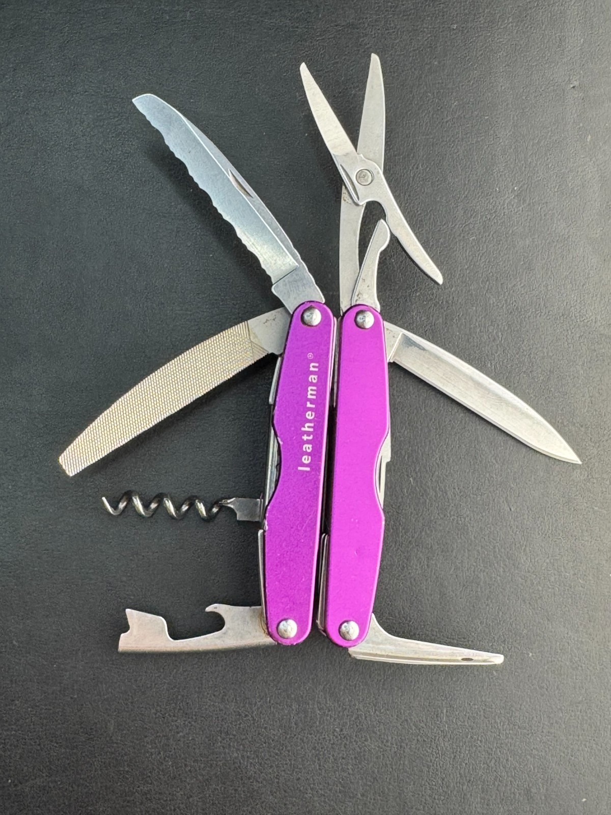 Leatherman Juice XE6 Retired Rare 18 Tools Multitool