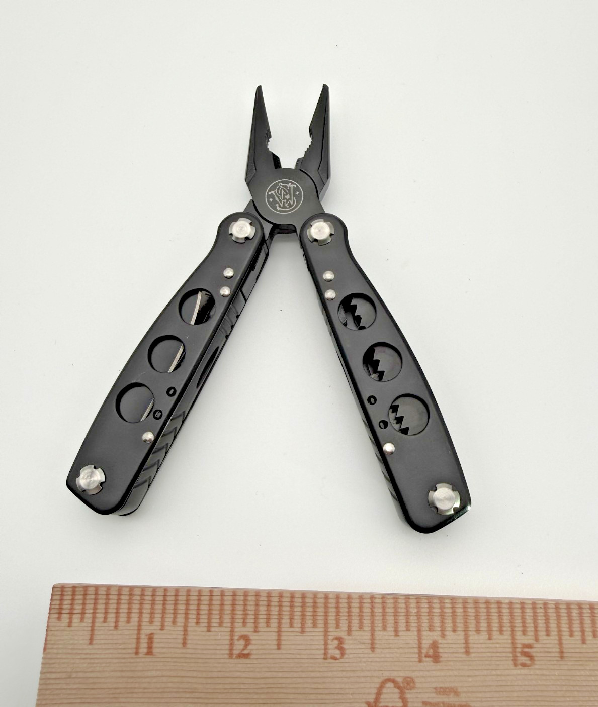 Smith & Wesson Folding Multi Tool Pliers Knife Saw Black Used