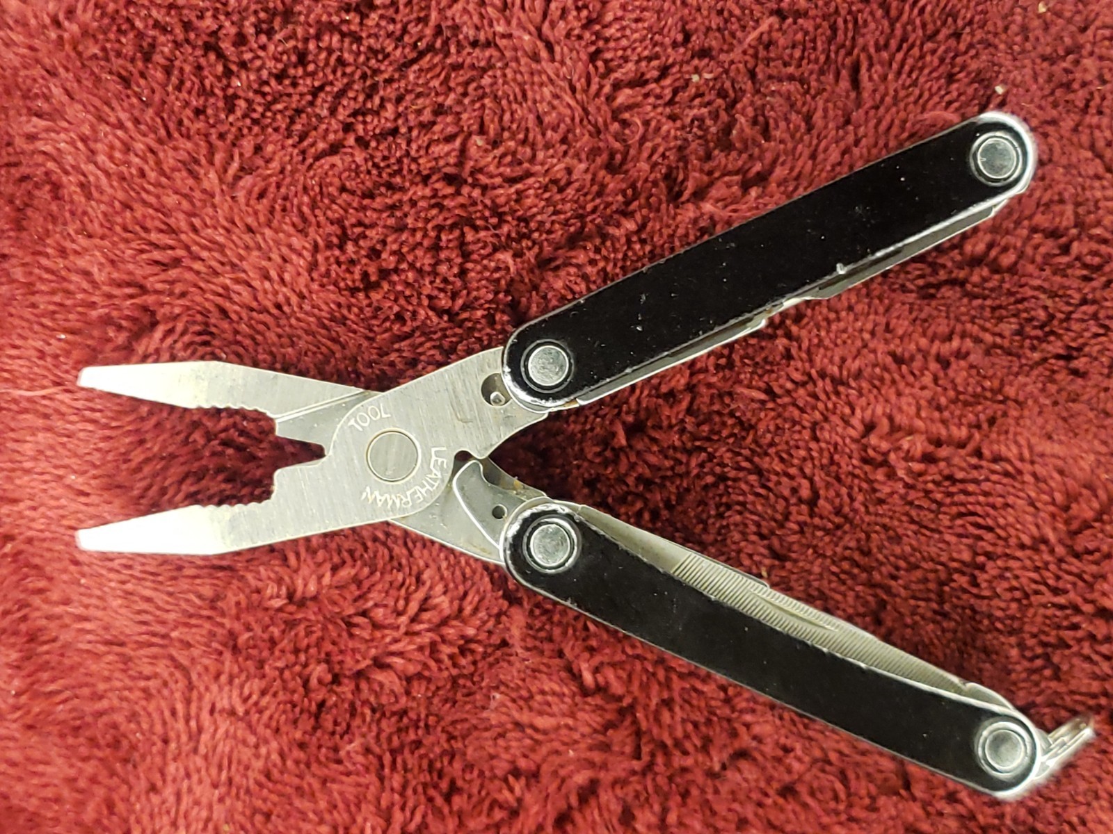 🔴 Leatherman Squirt PS4 Multi-Tool Black Keychain