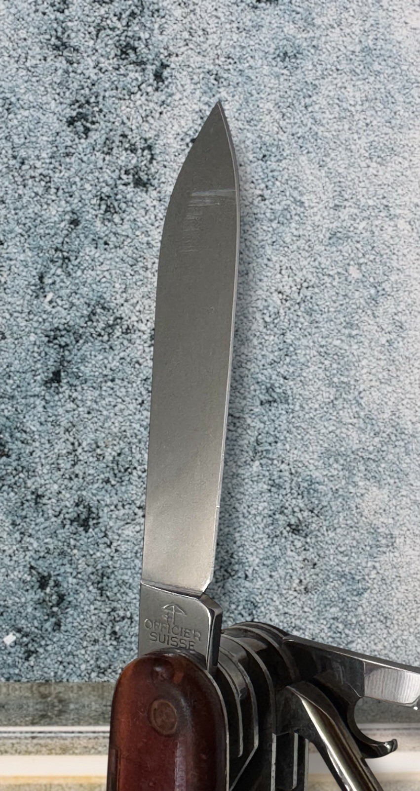 VICTORINOX SWITZERLAND OFFICIER SUISSE Stainless Rostfrei 16-Function Multi-Tool