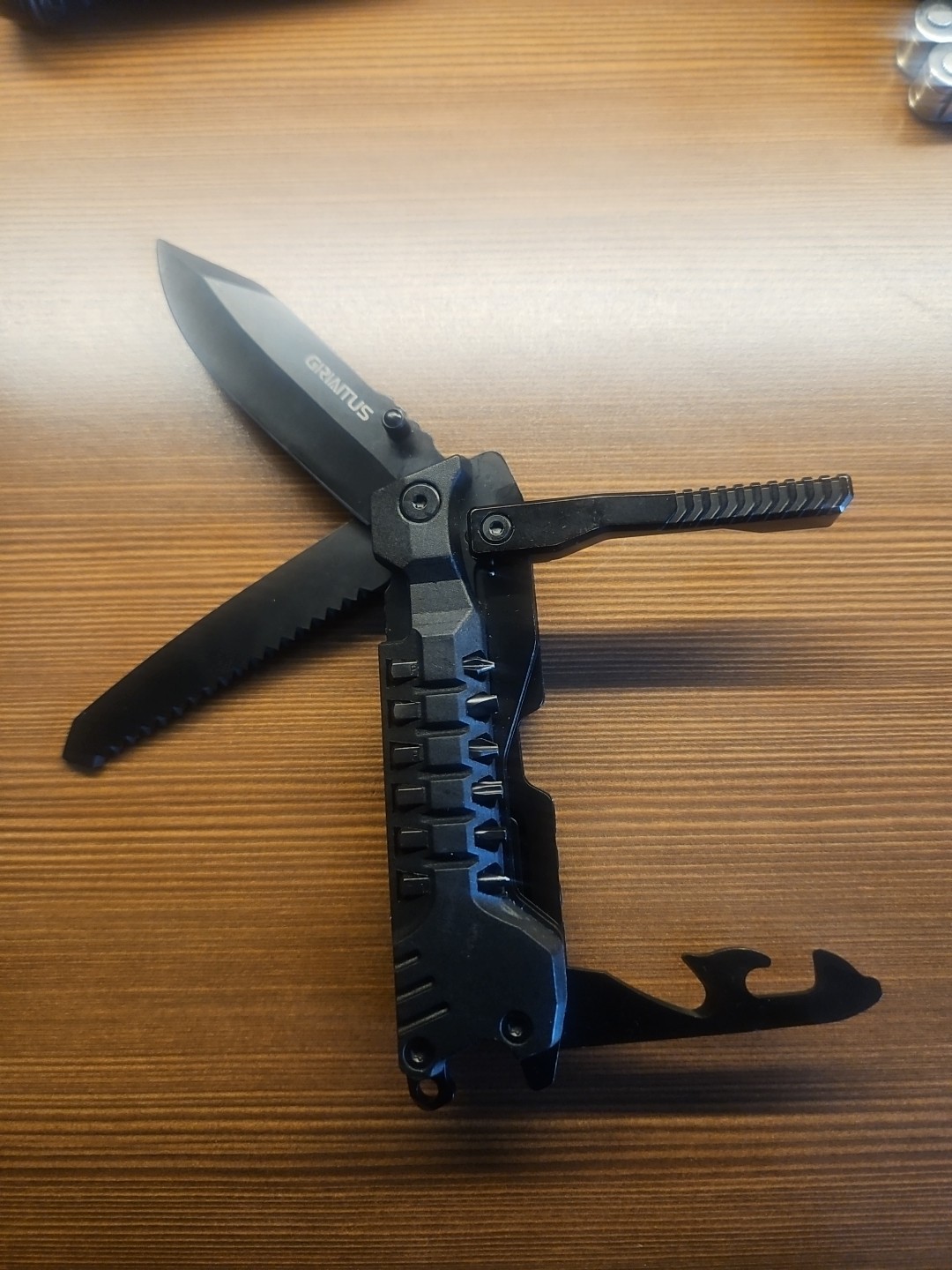 Griaitus 7-in-1 Titanium Multi-Knife Tool