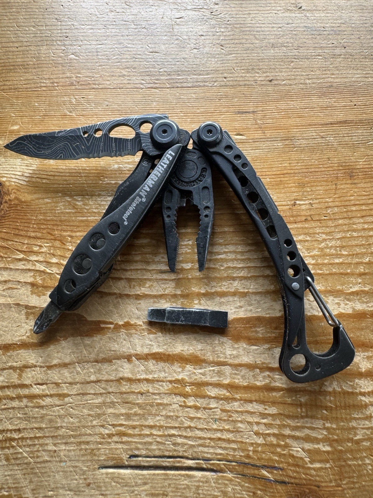 TOPO Leatherman SKELETOOL Multi Tool SERATED Knife-Pliers etc Collector Model