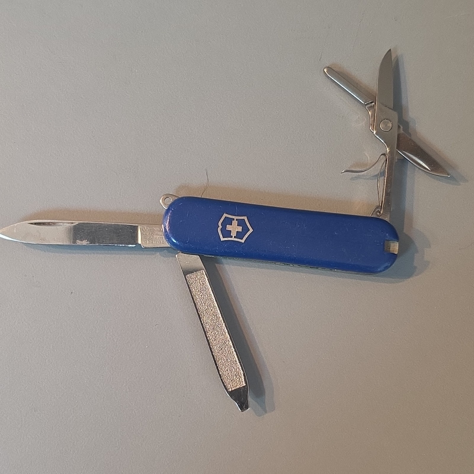 Victorinox Classic SD Multi-Tool Pocket Knife Blue 6 Tools Scissors Nail File