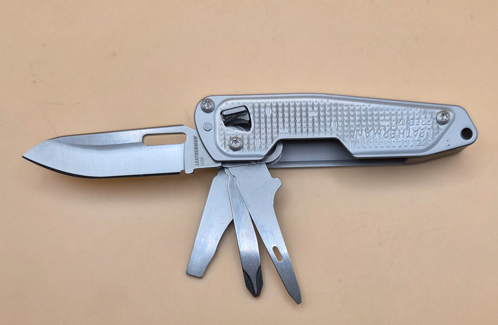 Leatherman Free T2 Multi-tool – Good Condition