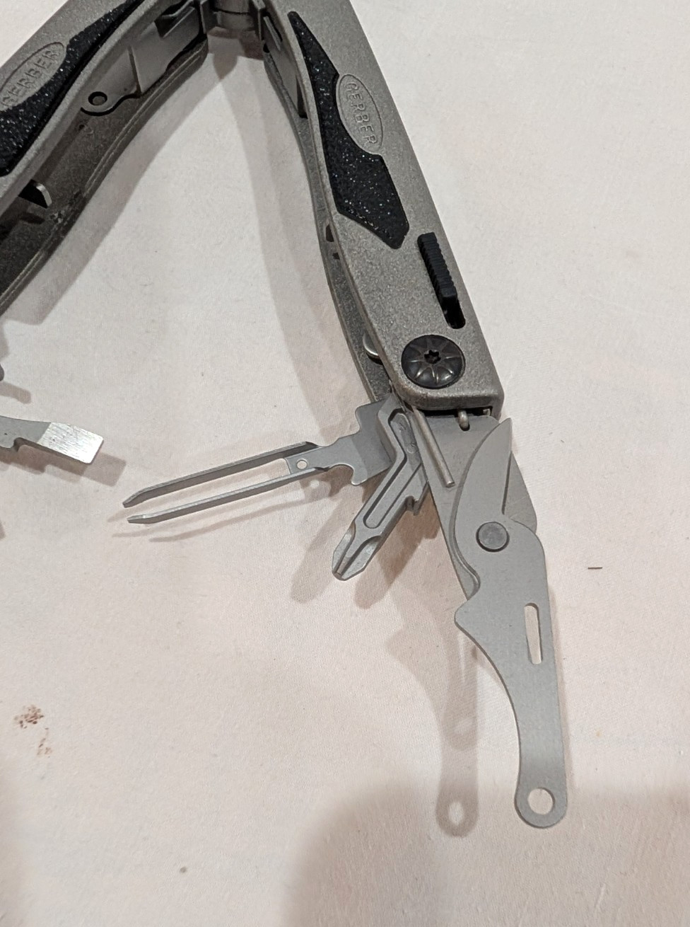 Gerber Multi-Tool 8 Tool Pliers Knife With Sheath Case Ships Free