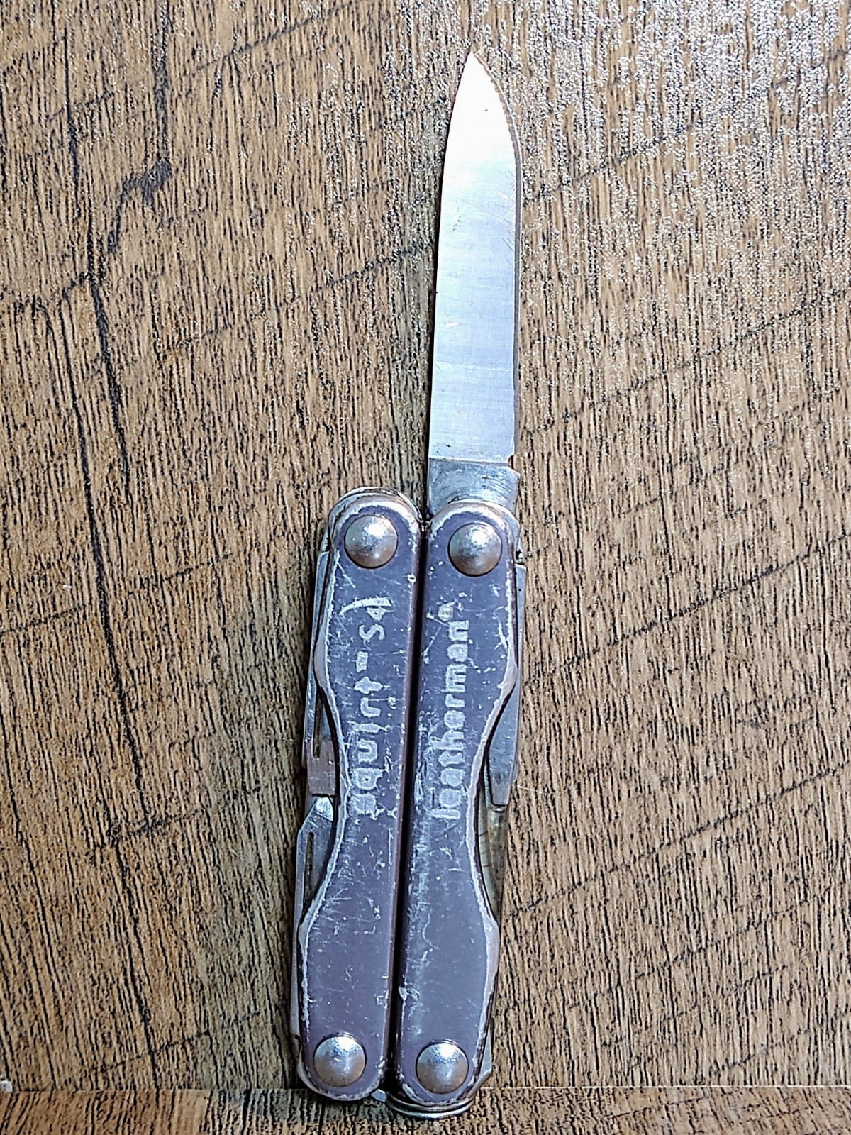 Leatherman SQUIRT S4 GRAY/SILVER Multi-Tool (Retired Model) – All Tools Good!