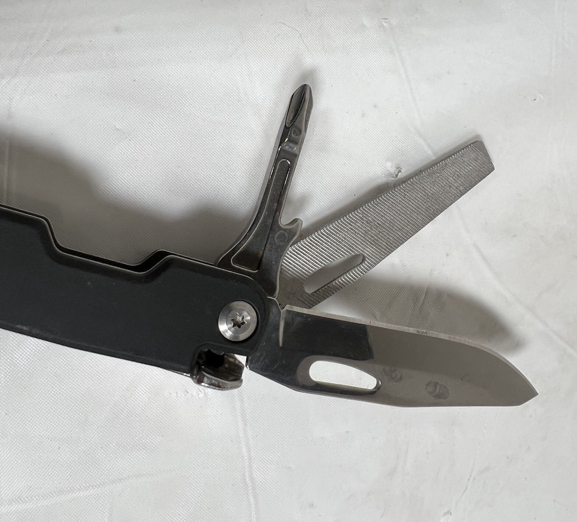 MOSSY Oak Multi-tool Pliers Pocket Knife Camping Tool Hiking Gear.