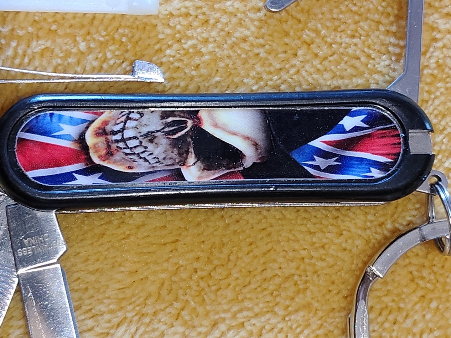 Mini Multi-Tool Keychain Pocket Knife – Skull Art w/ Stars & Stripes – 7 Tools