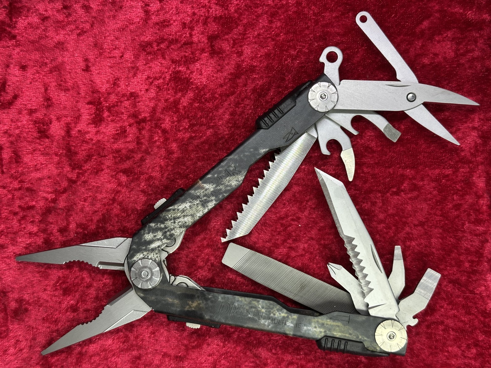 Gerber Diesel Mossy Oak Camo Multi-Plier NeedleNose w/Sheath Ultra-Rare (599)