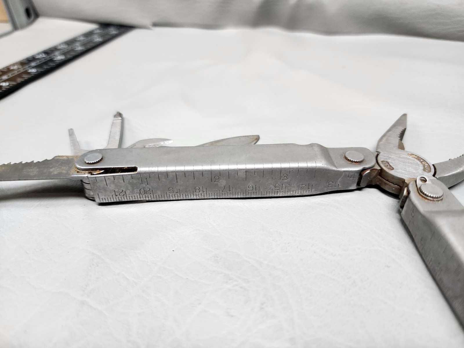 Leatherman Super Tool Original Multi-Tool Pliers Knife