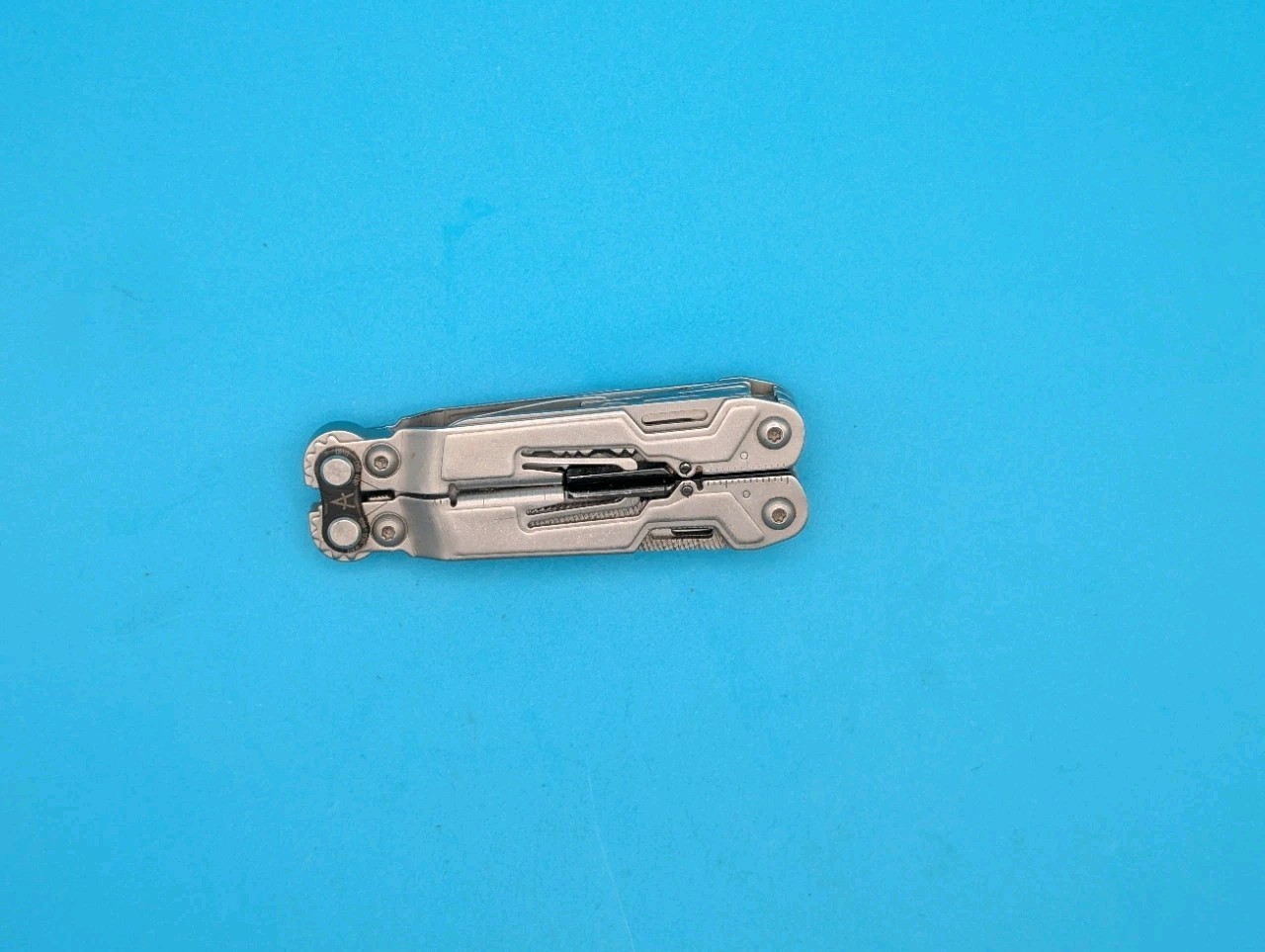 SOG PowerPint Tool Compact Lightweight Silver Multi-Tool!