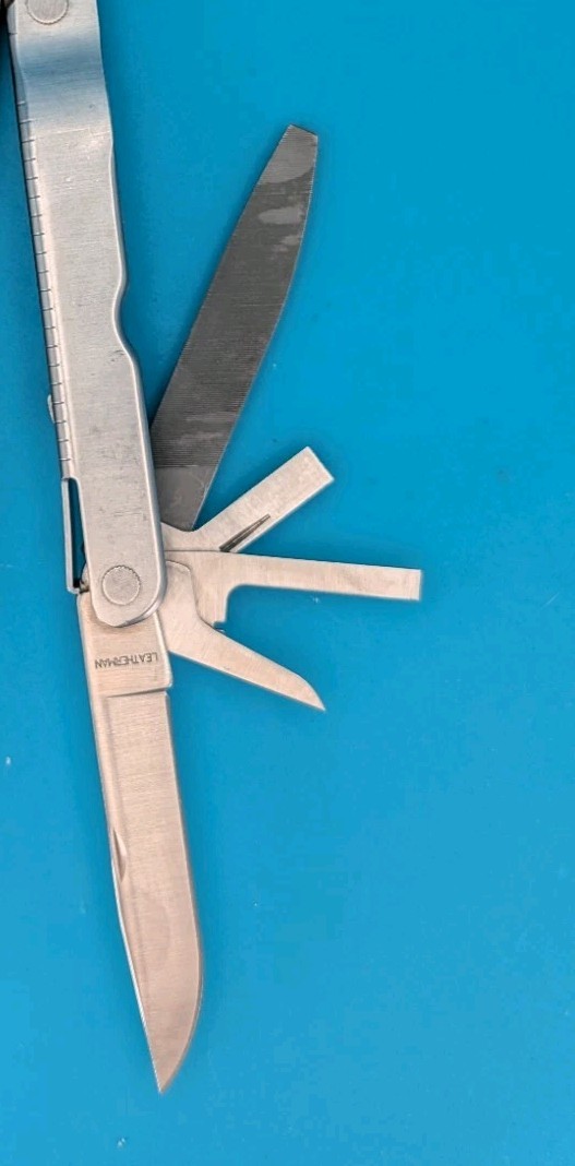 Vintage LEATHERMAN Super TOOL 200 Multi Tool! 04/03 Date Stamp!