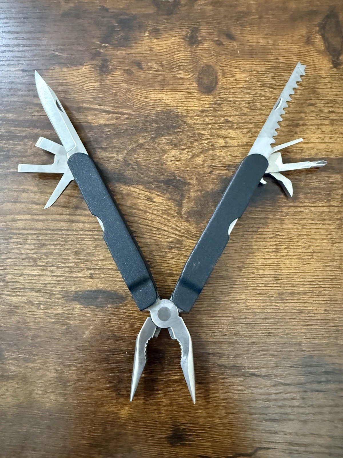 Black Silver Stainless Steel Multi-Tool with Pliers Knife Saw Ergonomic Handle