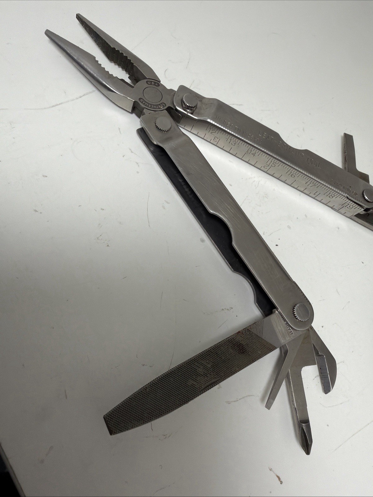Leatherman Multi Tool With Leather Case VTG U.S.A. PST #1325473 *damaged blade