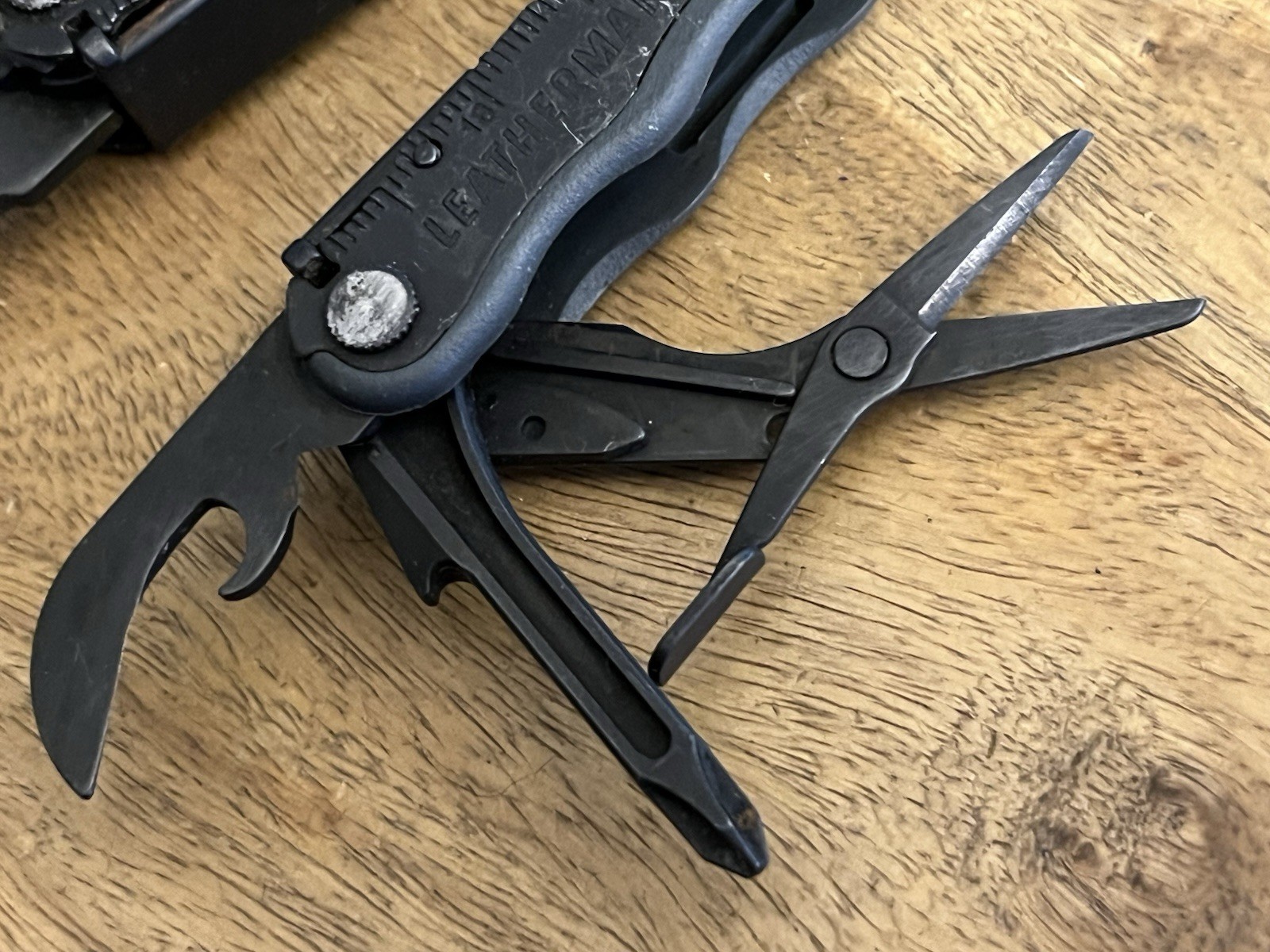 Rare Leatherman Fuse Black Oxide Multitool SUPER Nice!! DISCONTINUED w/Sheath