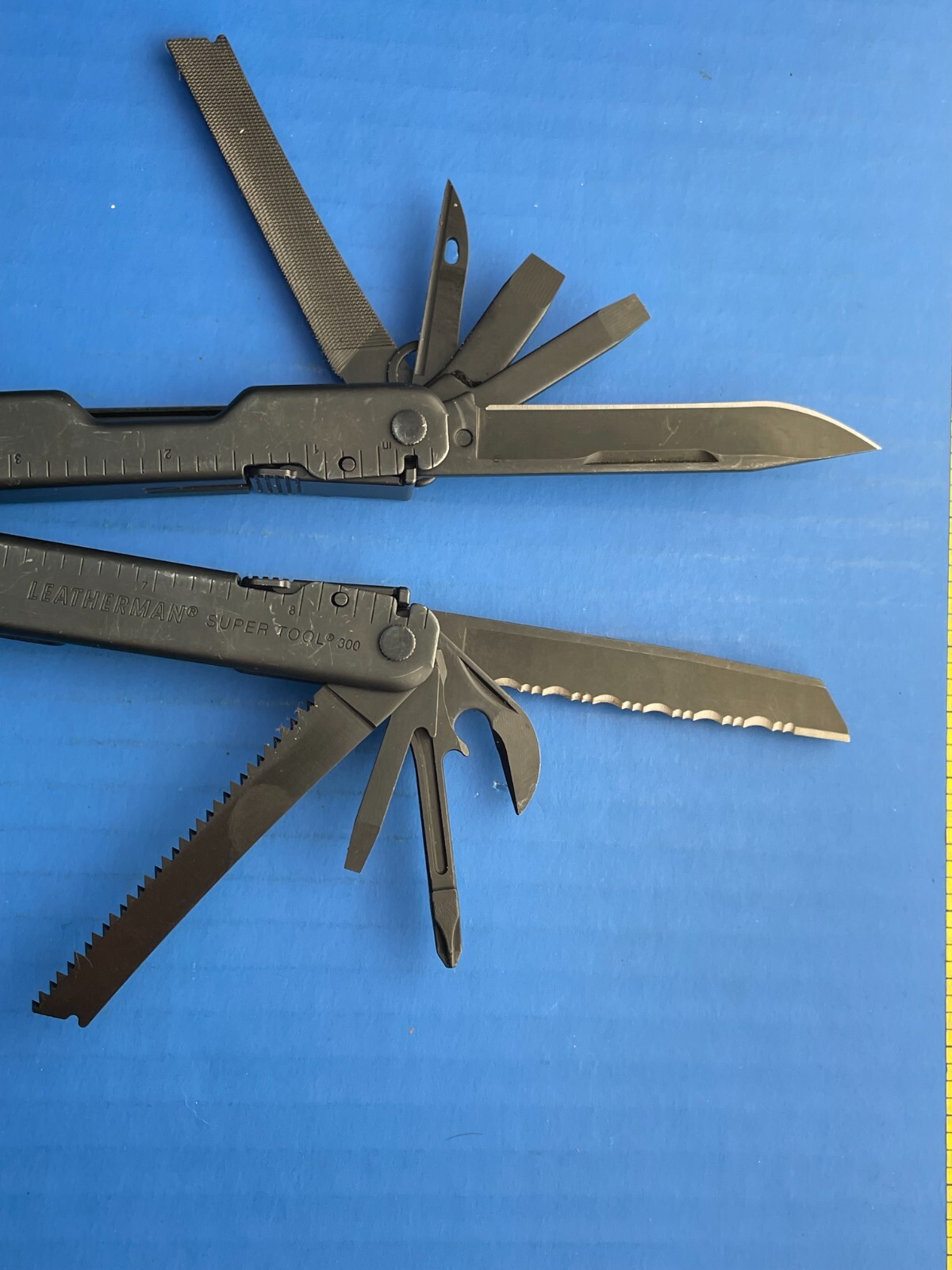 Leatherman Super Tool 300 Multi-Tool multi tool Black Oxide