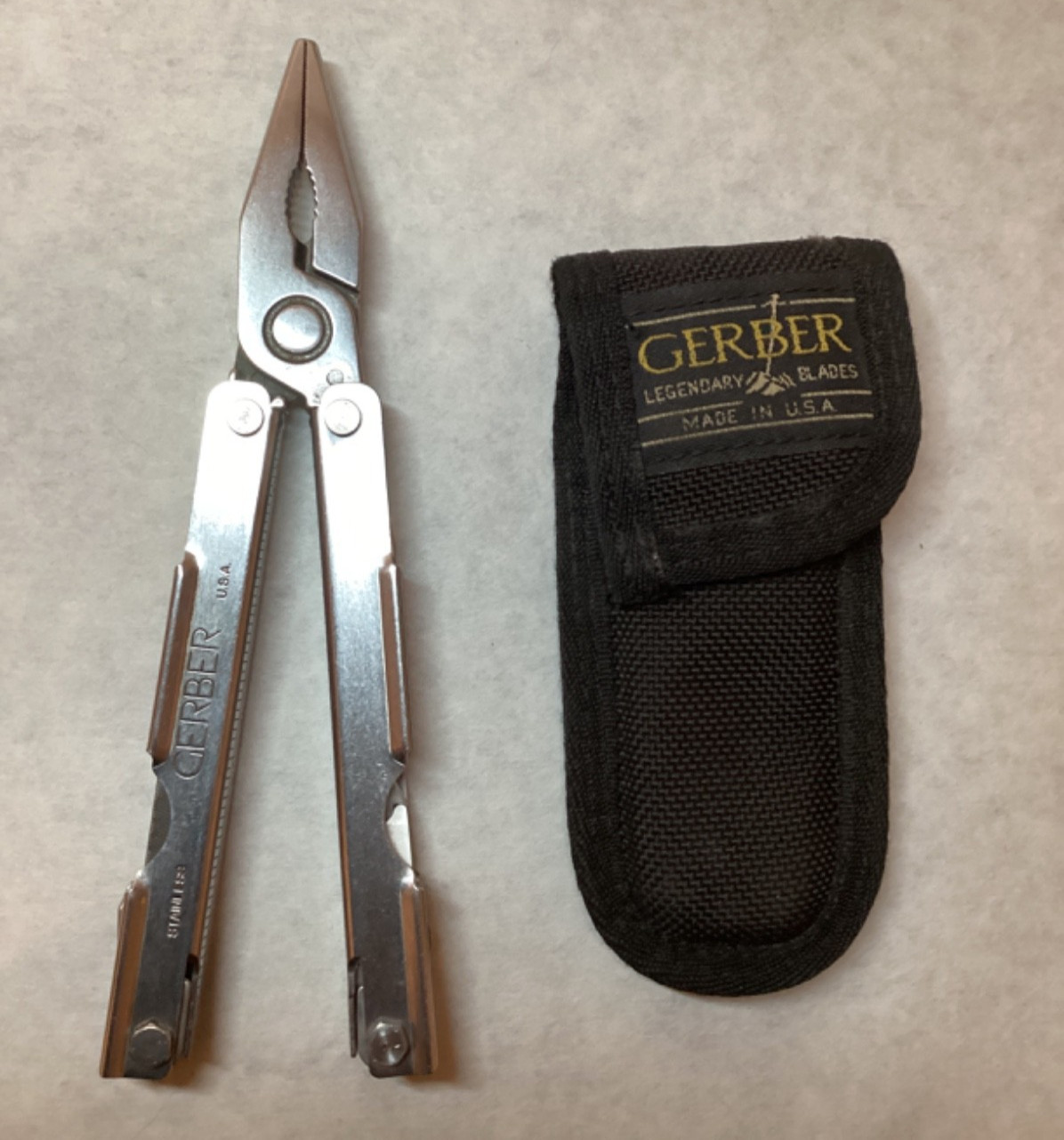 VTG 90’s Gerber Multi Tool w case Needlenose Pliers Screwdriver Knife Outdoors