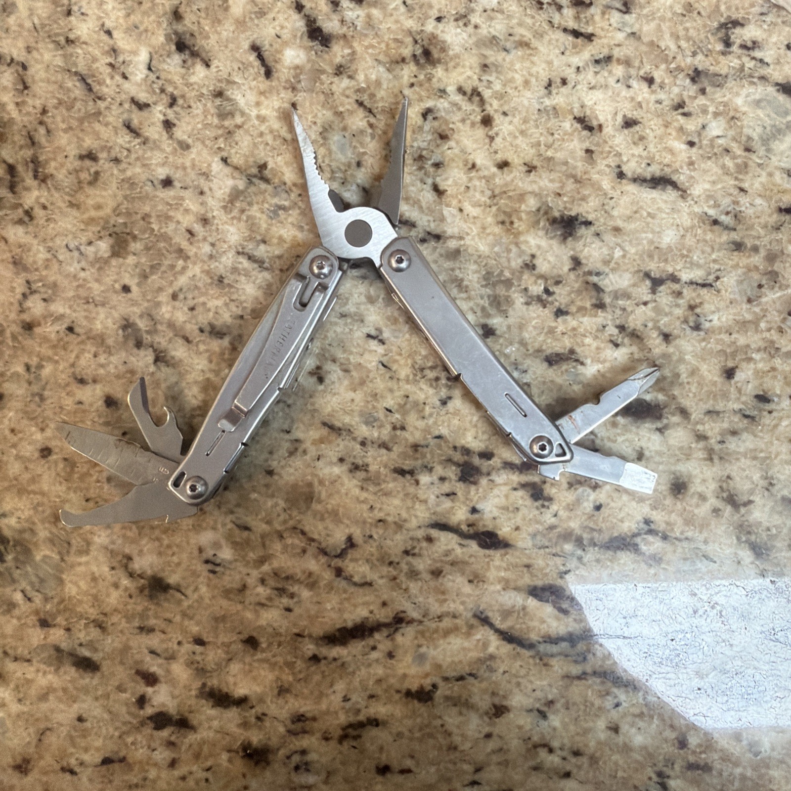 Leatherman Wingman 14 Tools Multi-Tool – Stainless Steel