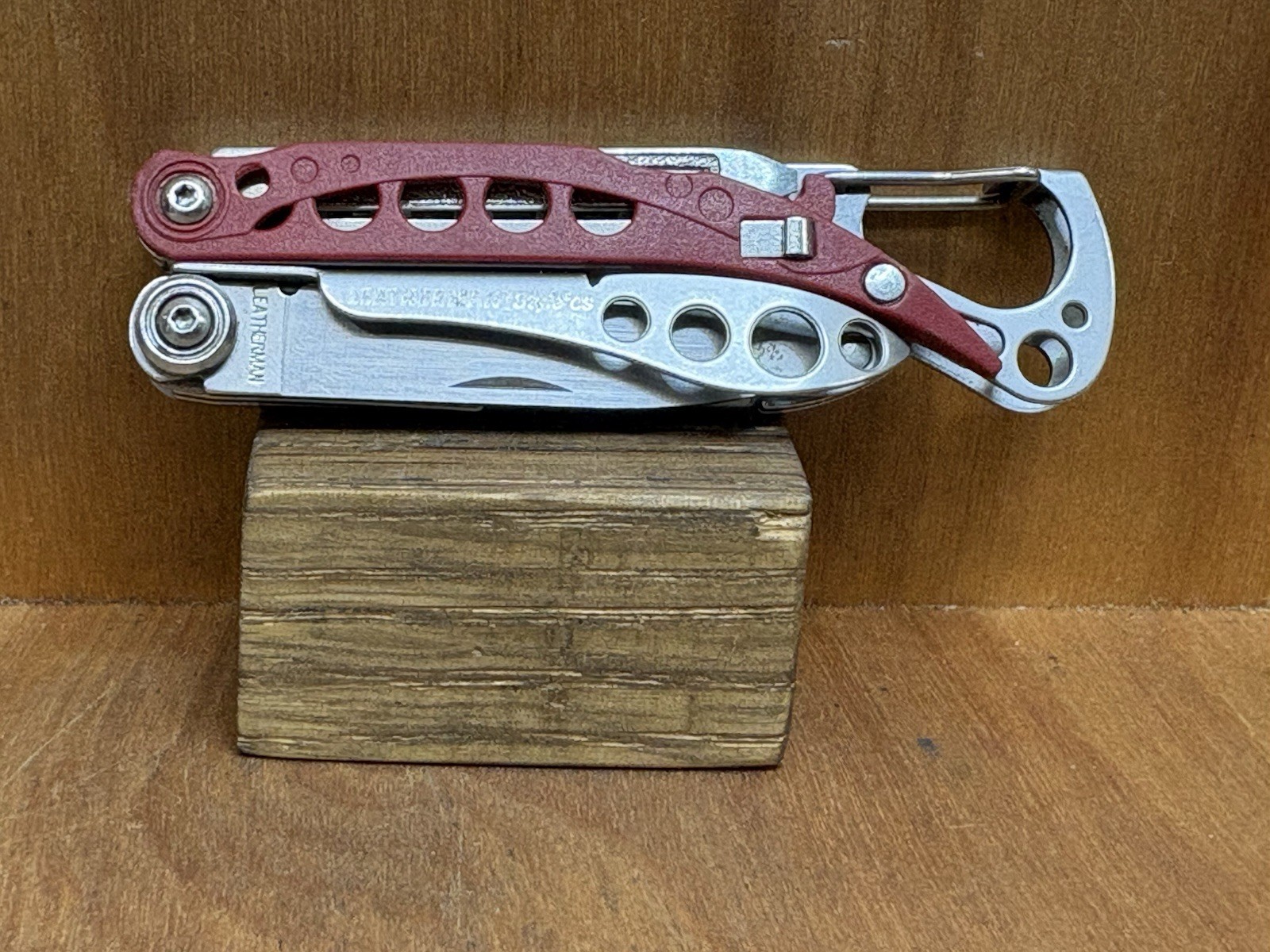 LEATHERMAN STYLE CS Red Multi-Tool Knife File Tweezer Carabiner NEAR MINT!