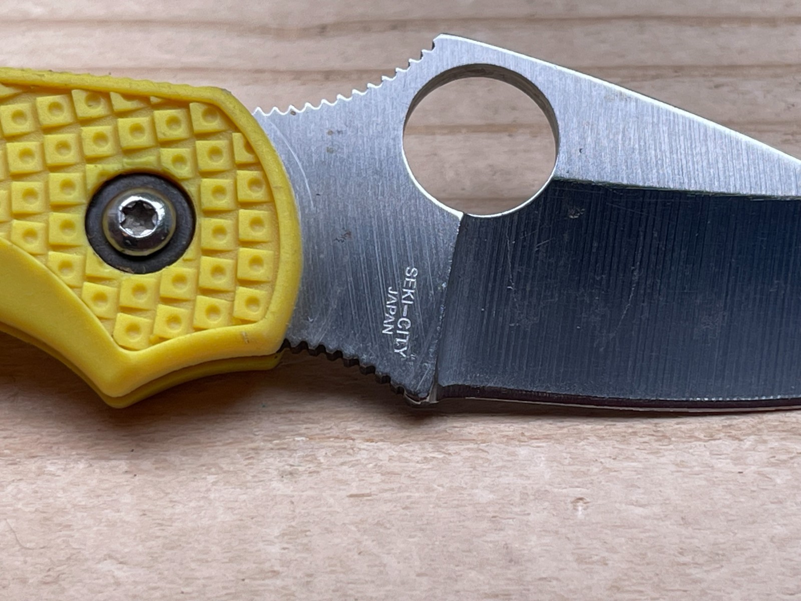Spyderco Dragonfly Salt H1 Yellow Plain Edge Blade Folding Pocket Knife