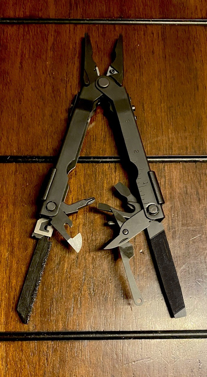 ORIGINAL Gerber MP600 Needle Nose Multi-Plier Multitool W/Belt Sheath – USA