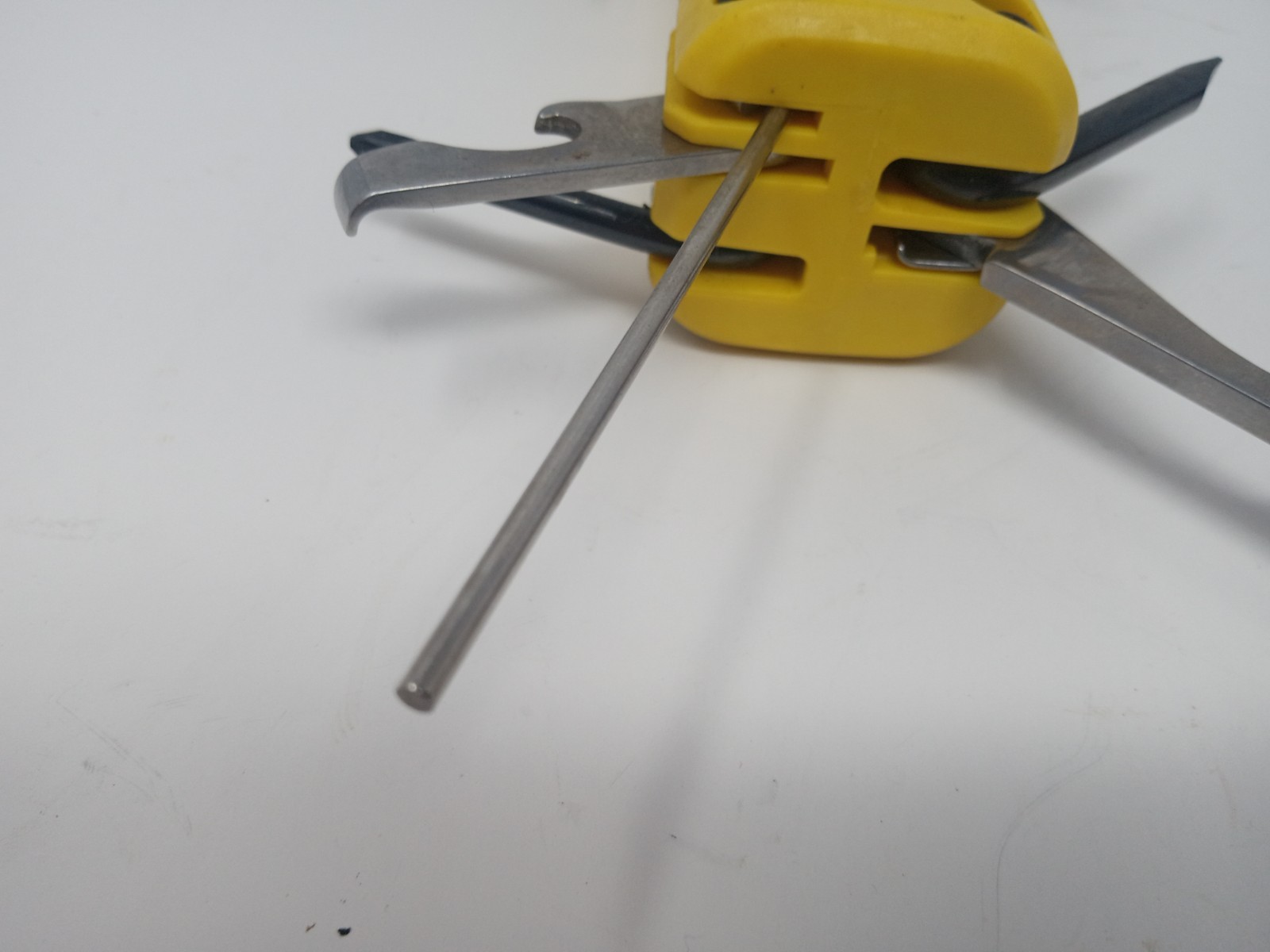 Multi Tool 11 Tools In One Screwdrivers Knives And More