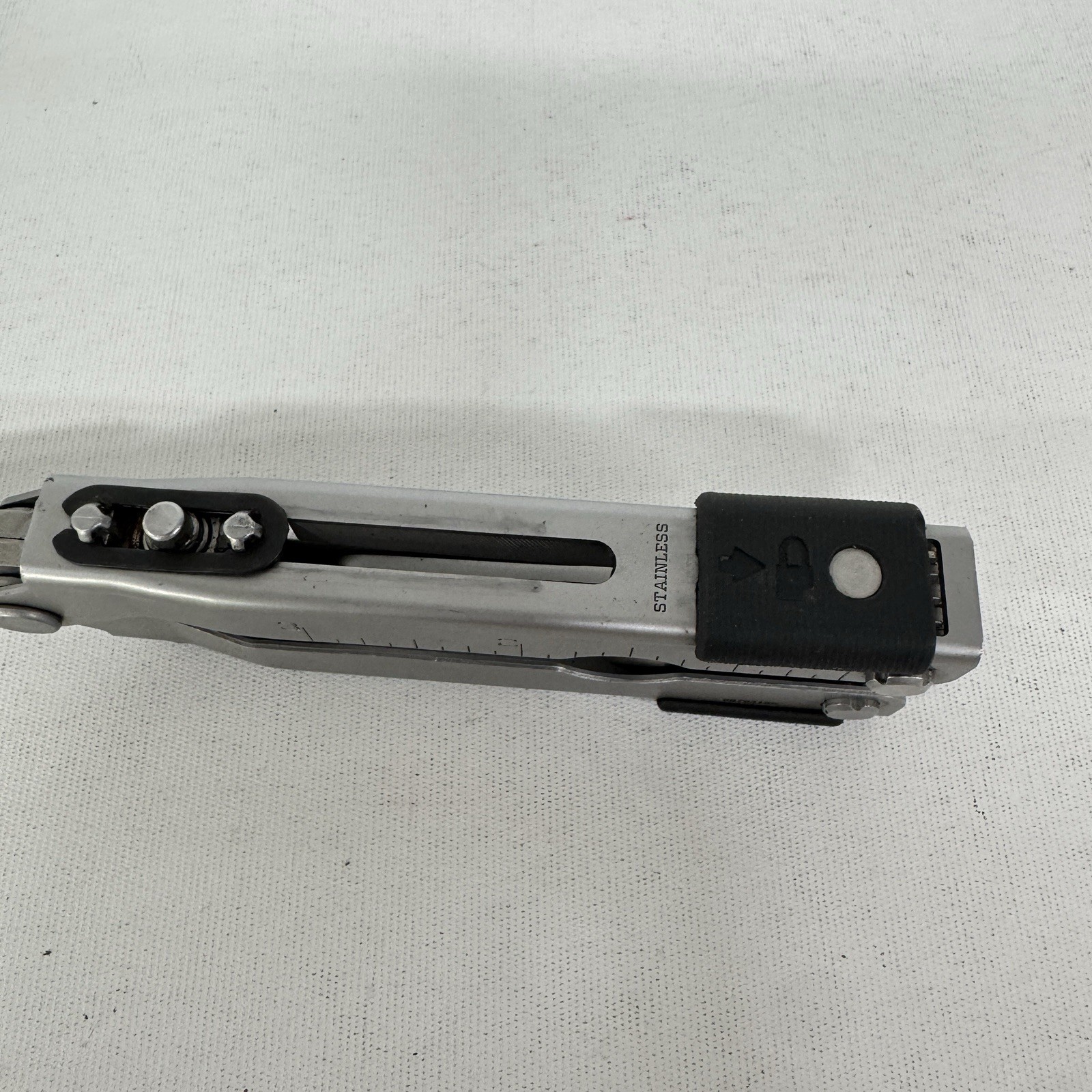 Gerber Tools Stainless Steel Needle Nose Multiplier Multi-Tool w/ Cutter MP600