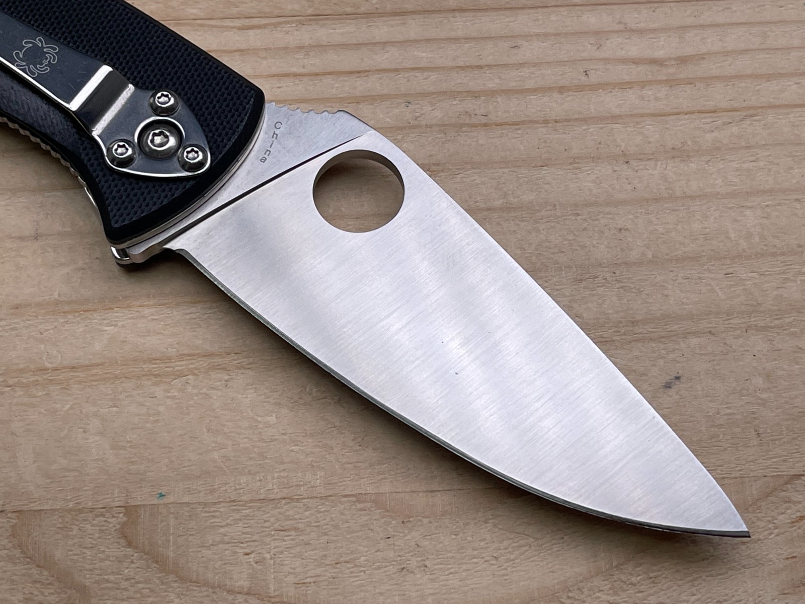 Spyderco Tenacious Folding Pocket Knife 8Cr13MoV Straight Edge Blade – Very Nice