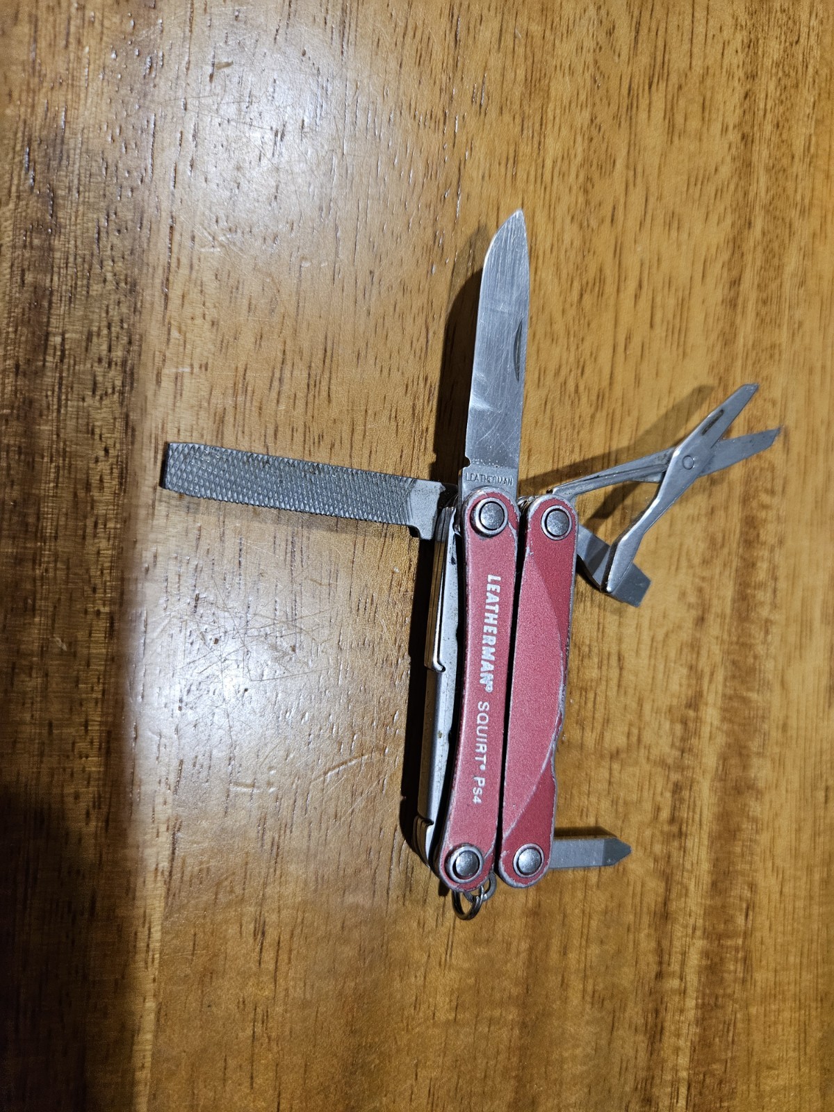 Leatherman Squirt PS4 Red Keychain Multi Tool Pliers Pocket Knife