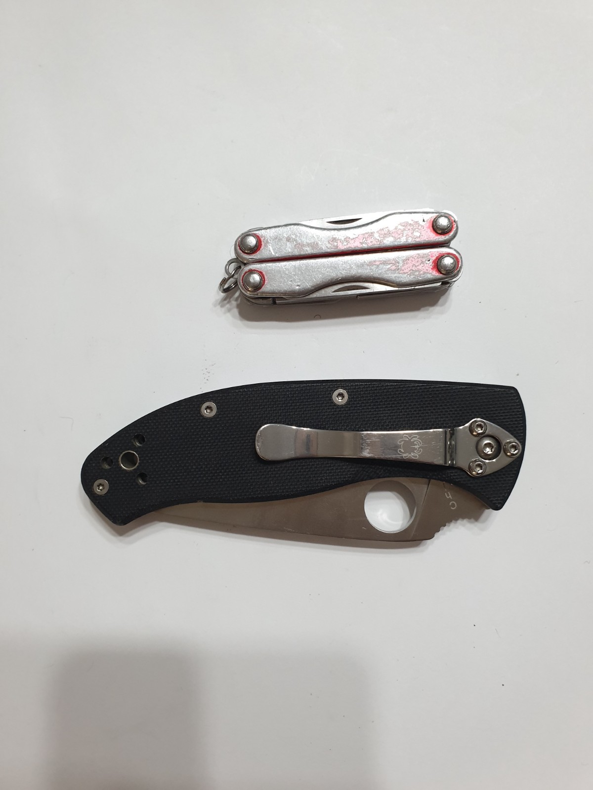 🔥 Spyderco Tenacious Stainless Knife G10 8Cr10MoV + 1 Leatherman Squirt S4