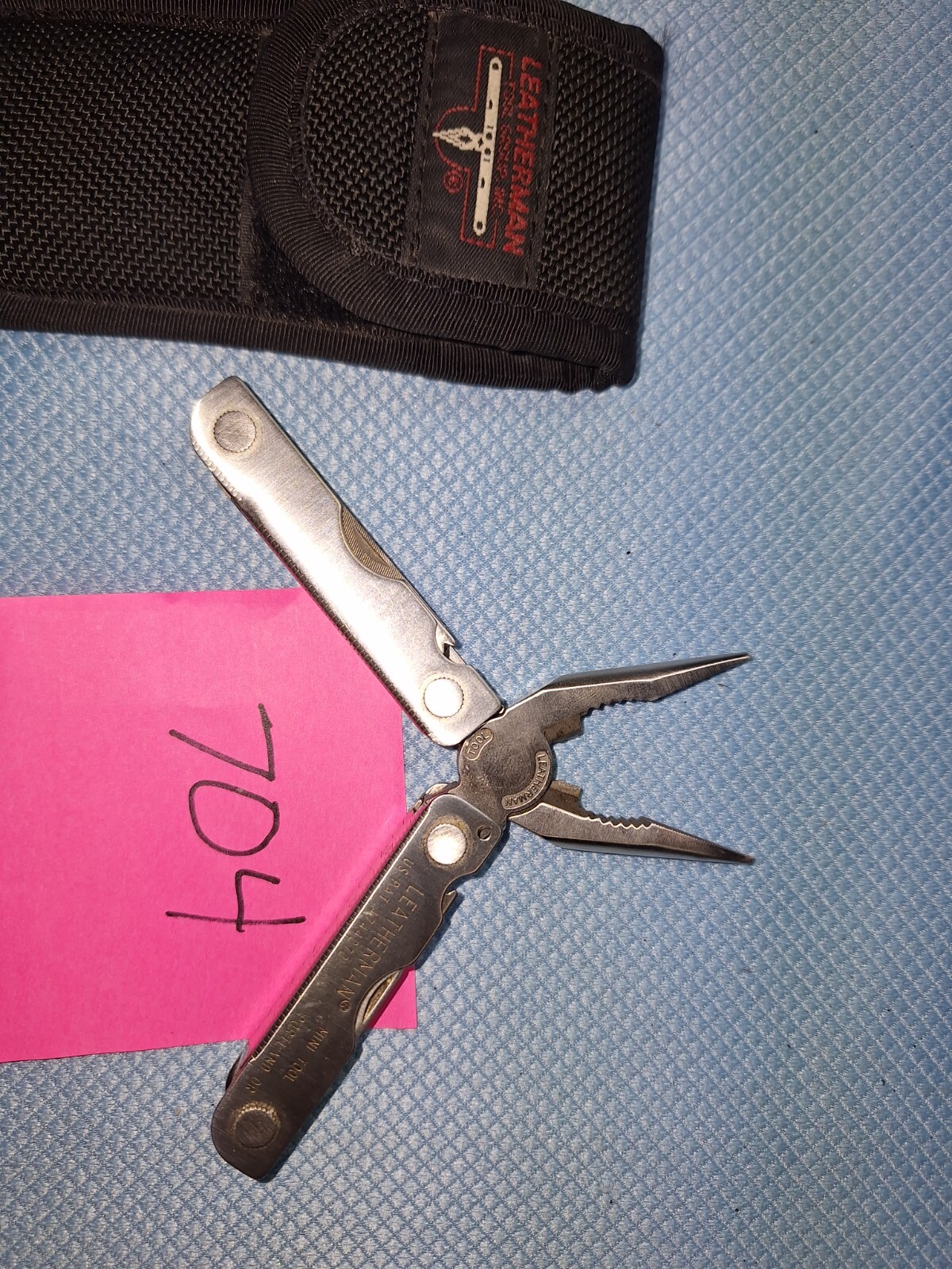1 Leatherman Mini-Tool Vintage Rare Multi Pliers Knife LOT 704