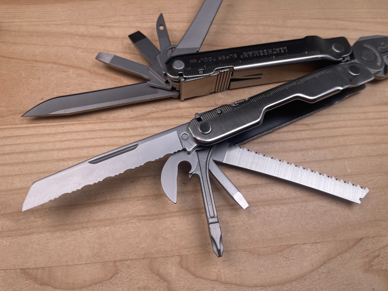 Leatherman Super Tool 300 Multi-Tool Knife 01/20 w/ Nylon Sheath – Very Nice!