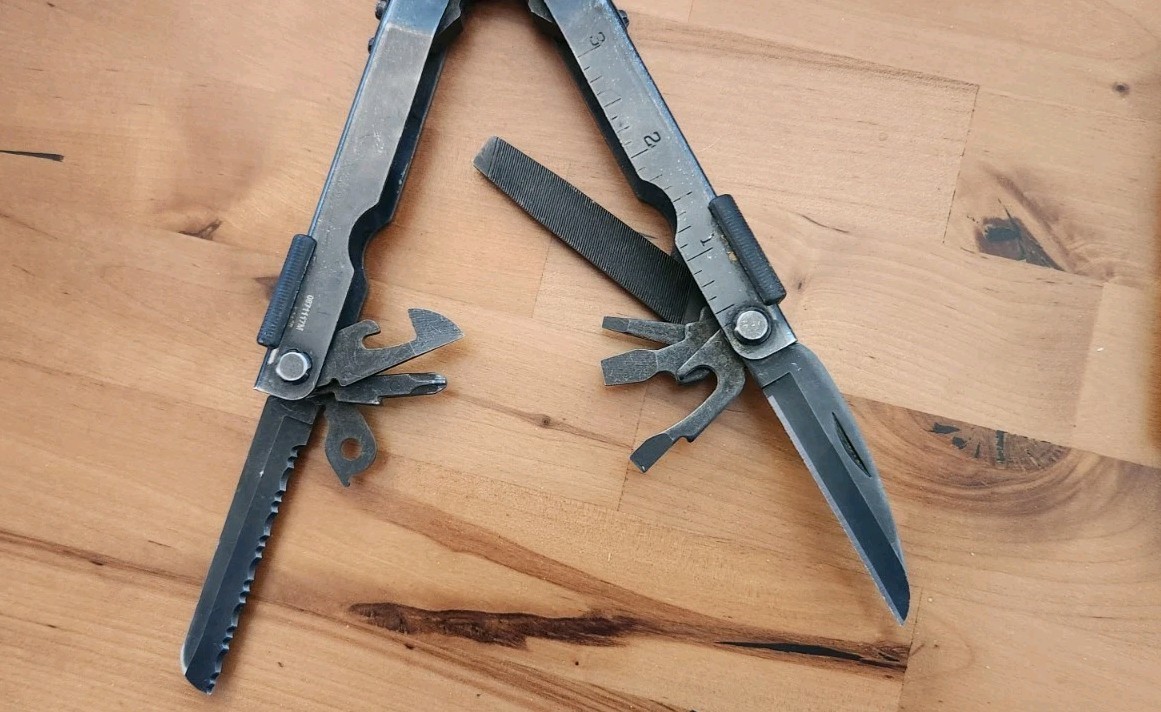Gerber MP600 Multi-Tool Multi-Plier Black Oxide w/ Sheath – Great C73
