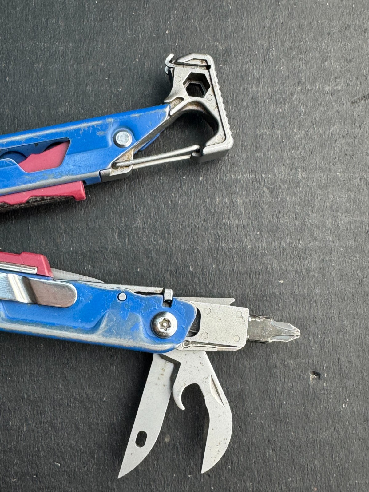 Leatherman Signal Multi-Tool Stainless – Various Colors