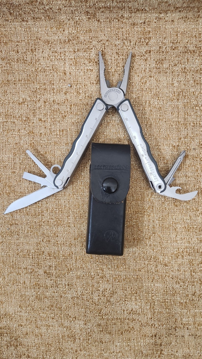 Leatherman Kick Multi Tool W/ Pouch Knife Opener Phillips Flathead