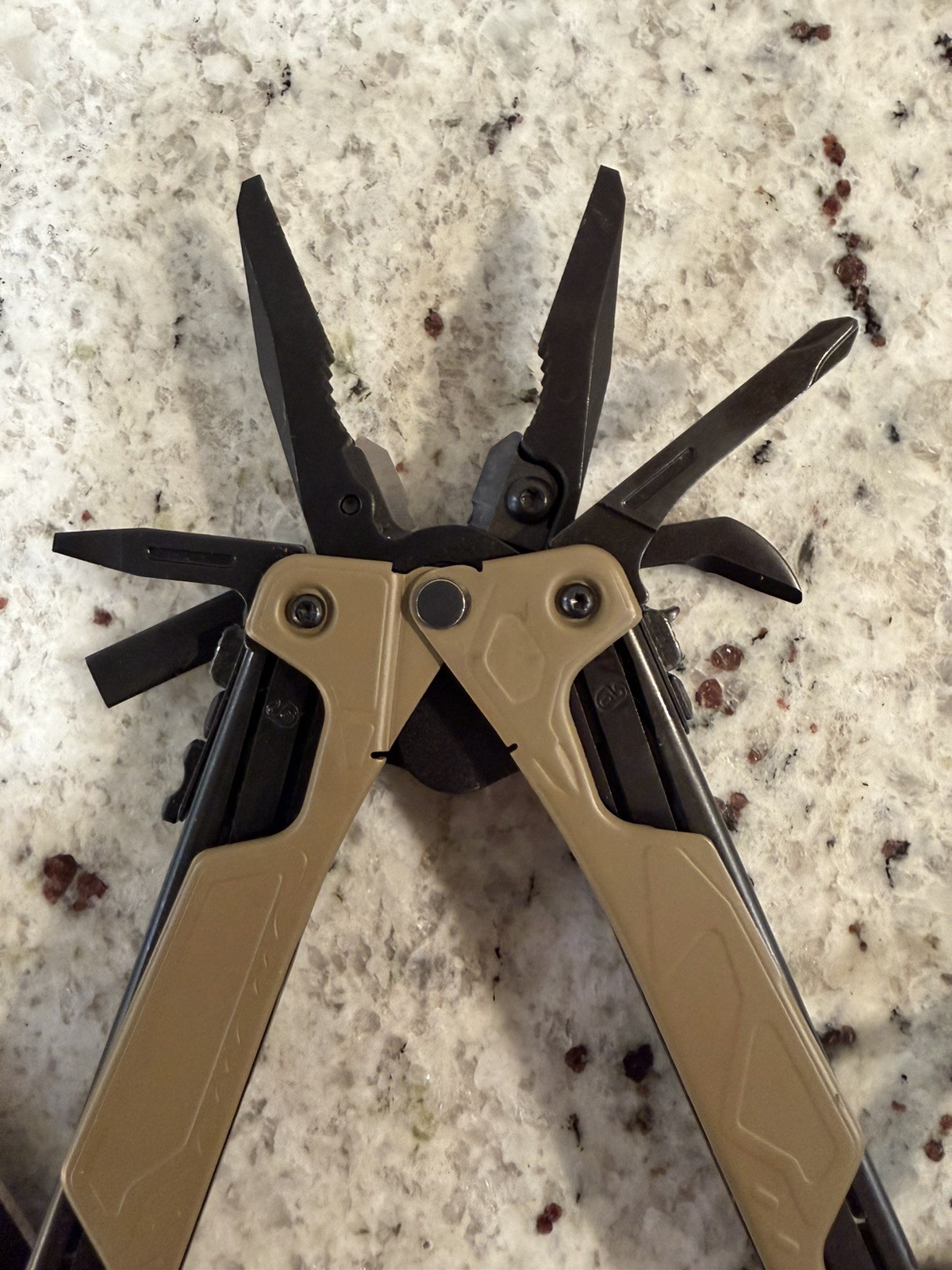 NEW Leatherman OHT Multi-Tool Knife – DISCONTINUED! COYOTE TAN! EXTRAS!!!