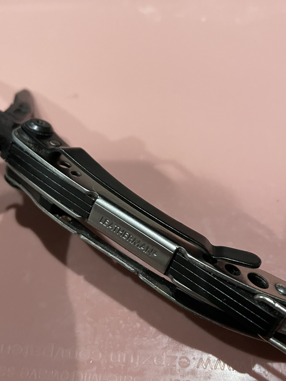 Leatherman Skeletool CX Multi-tool Silver/Onyx Black – Good Condition