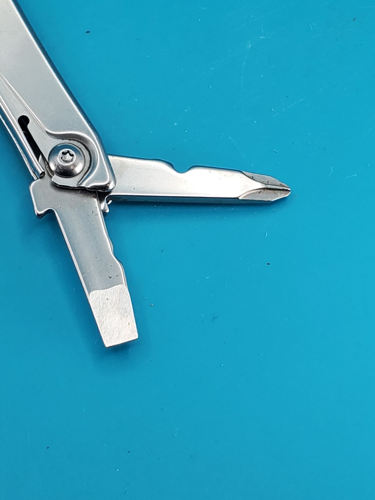 Leatherman Rev 3.8″ Multi-Tool, Stainless!