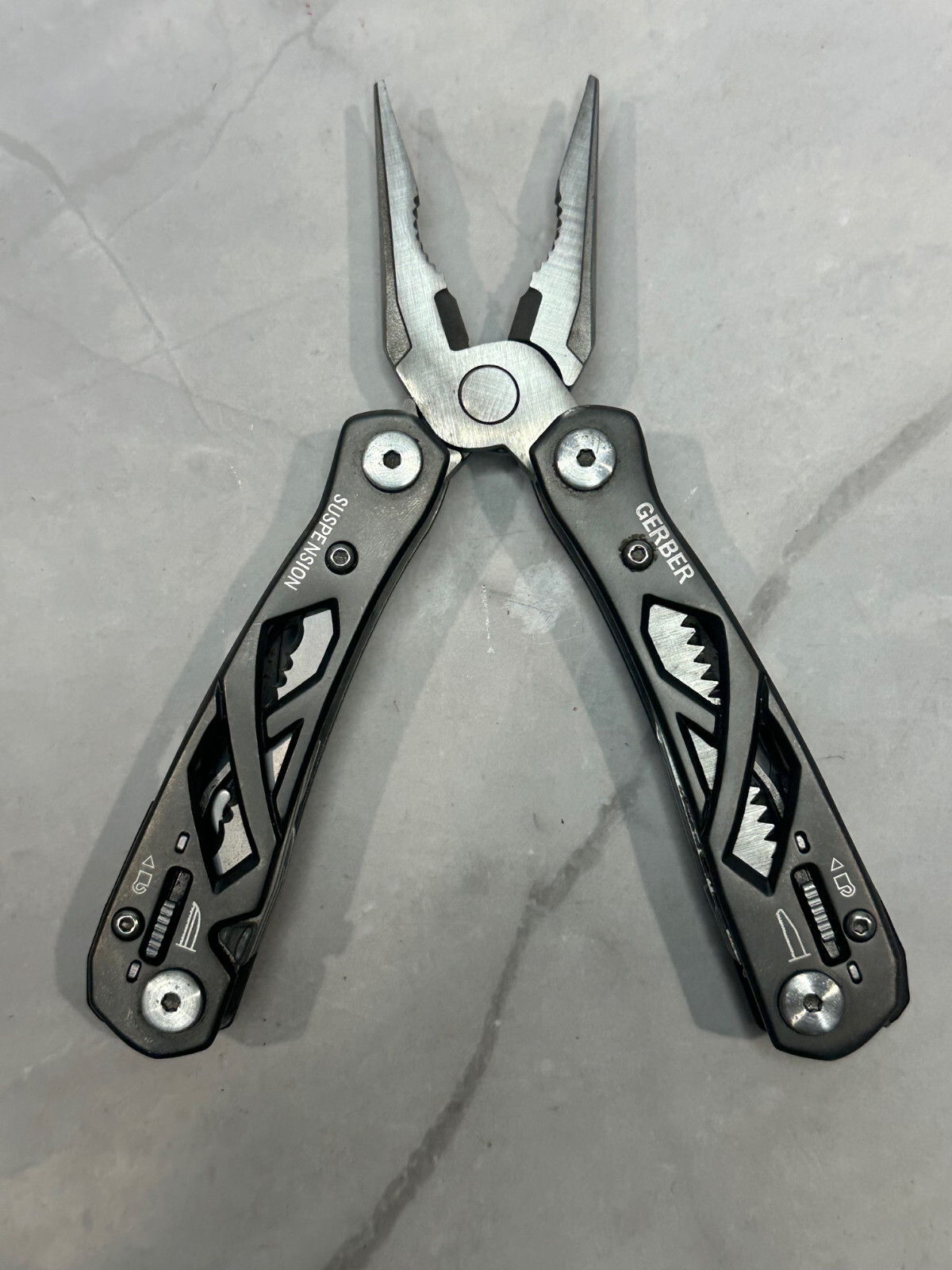 Gerber Suspension MultiTool Knife Plier Saw Scissor Screwdriver 22-01471
