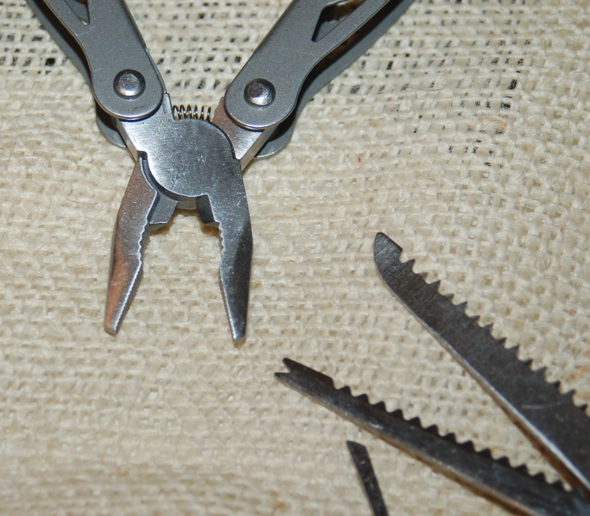 EDC LOT KNIFE MULTI TOOLS W BONUS GK23 KNIFE MICRO MULTI TOOL POCKET KNIFE READ