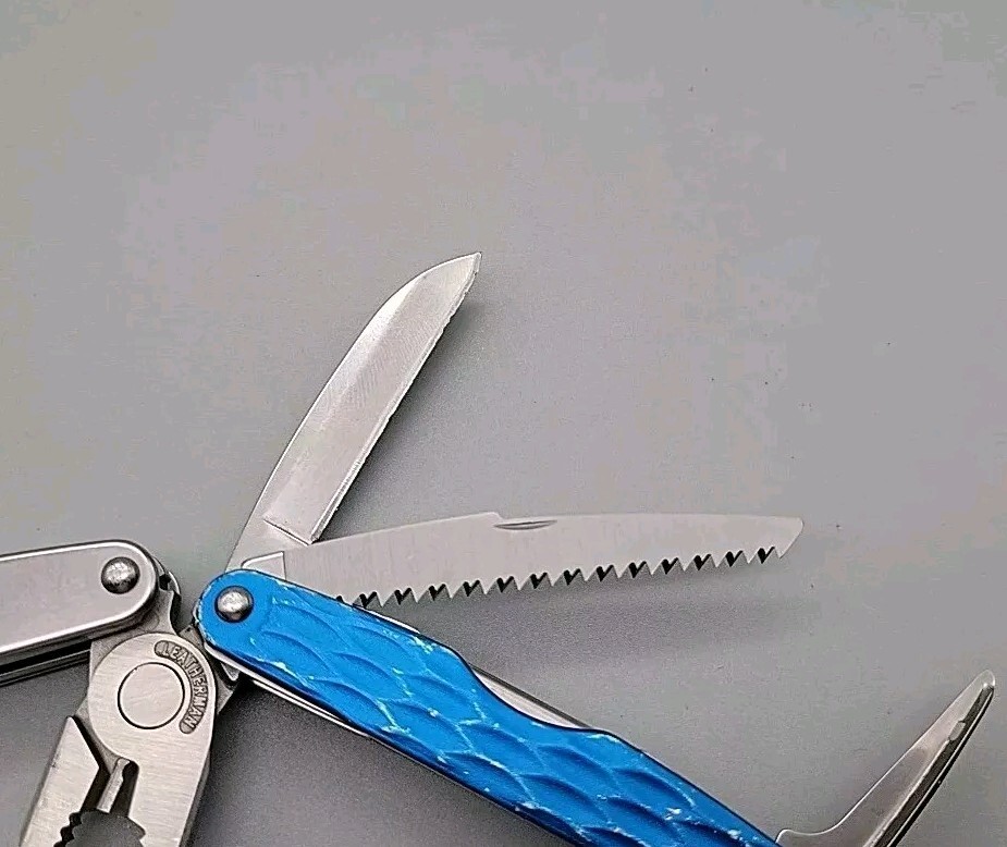 Leatherman Juice CS4 Multi-Tool – Dated 0216 – Blue – Pliers * Retired *