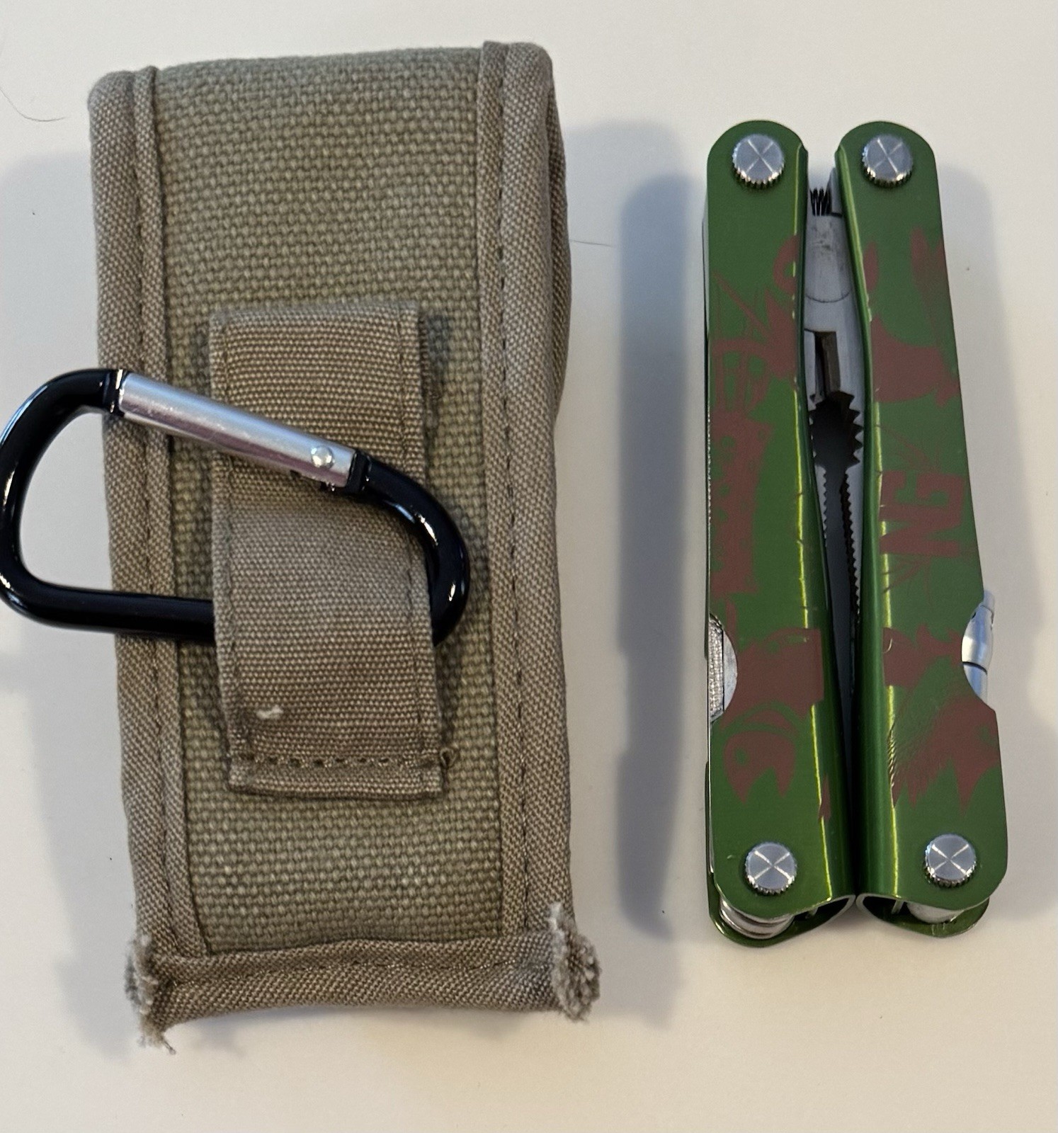 Multitool w/ Pliers Knife Screwdrivers Bottle Opener Saw Ruler Sheath Flashlight