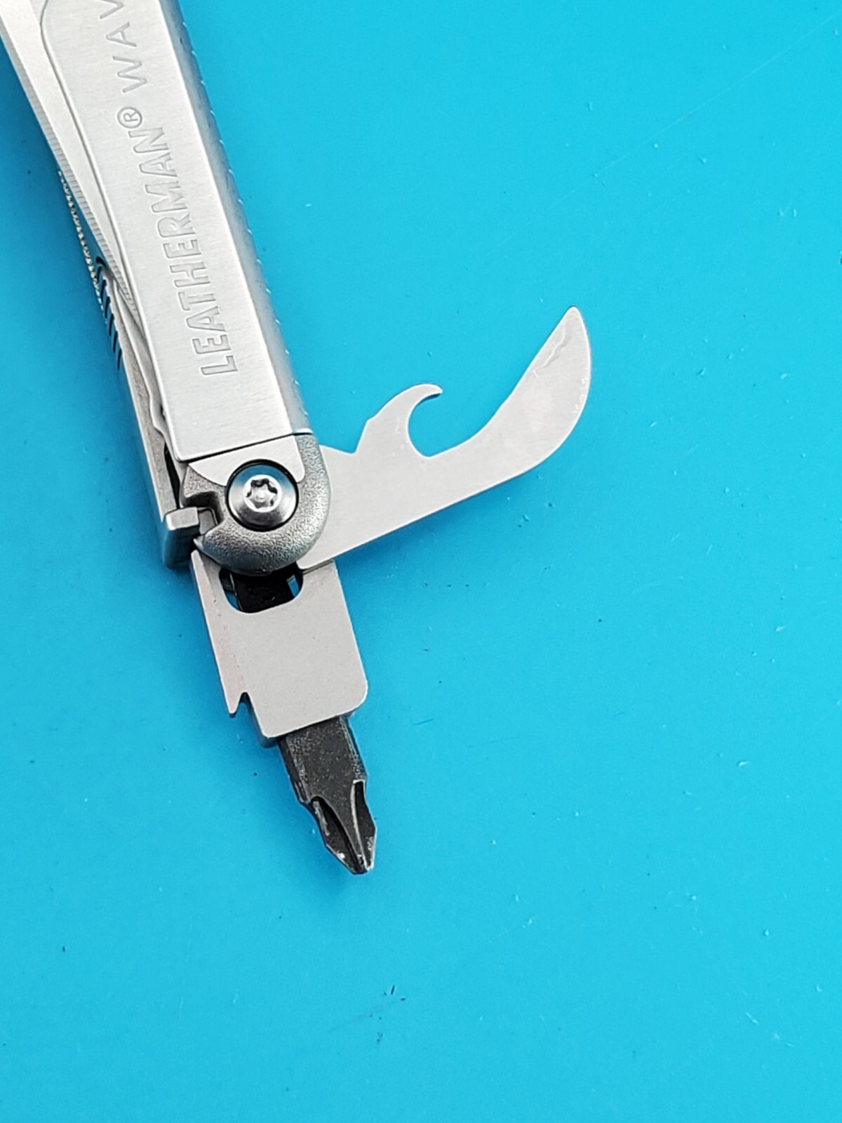 Leatherman Wave Multi-Tool! FAST SHIPPING! WELL MAINTAINED! WITH SHEATH!