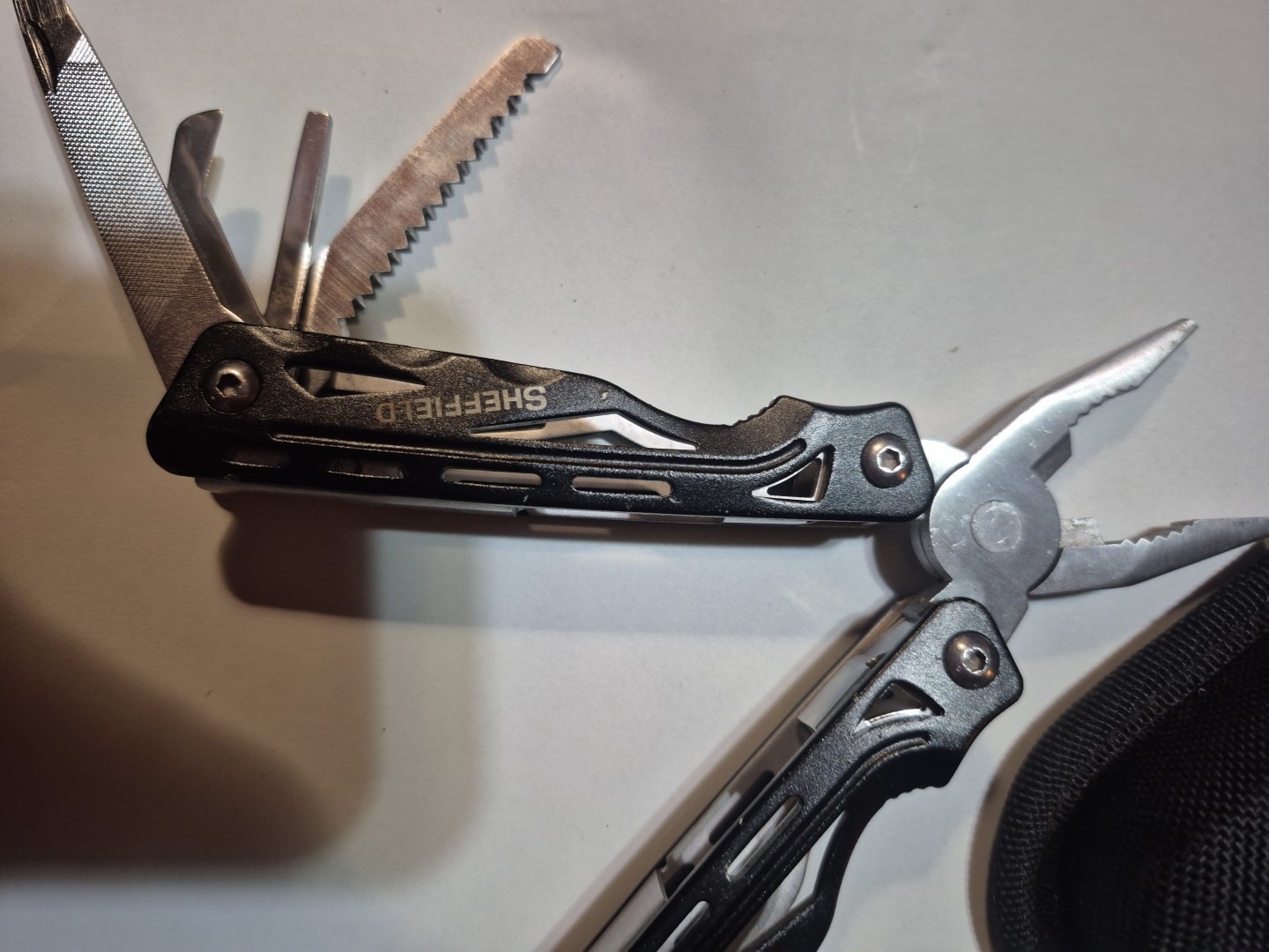Sheffield 9 in 1 Multi Tool Pliers Knife Screwdriver and Utility Knife With Case